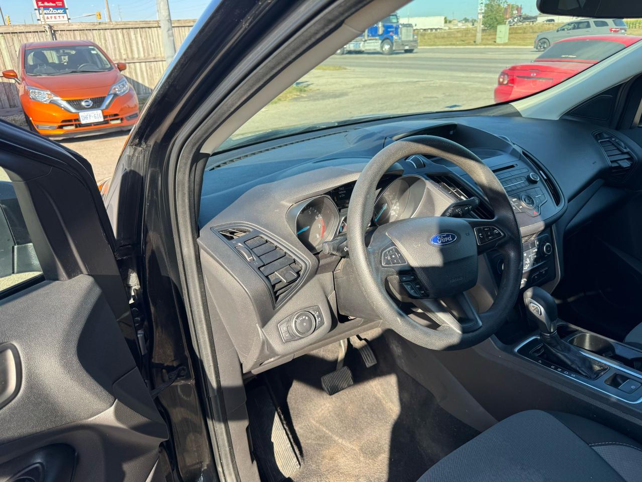 2018 Ford Escape SE - Photo #10