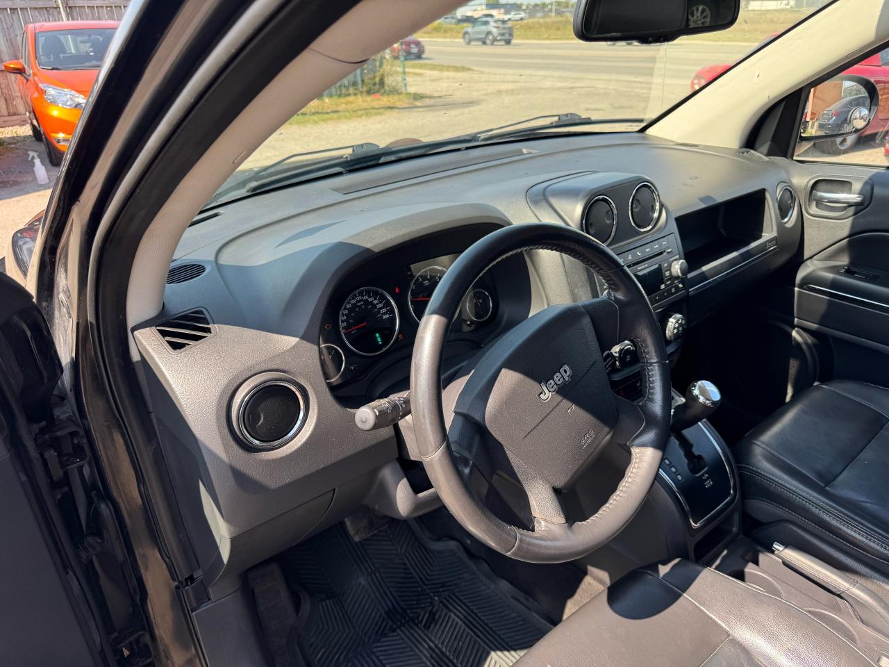 2010 Jeep Compass LIMITED - Photo #10