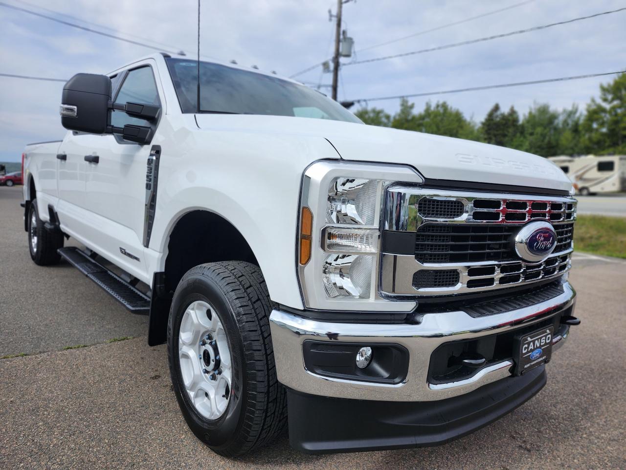 2026 Ford F-350 Super Duty SRW XLT 4WD CREW CAB 8' BOX Photo5