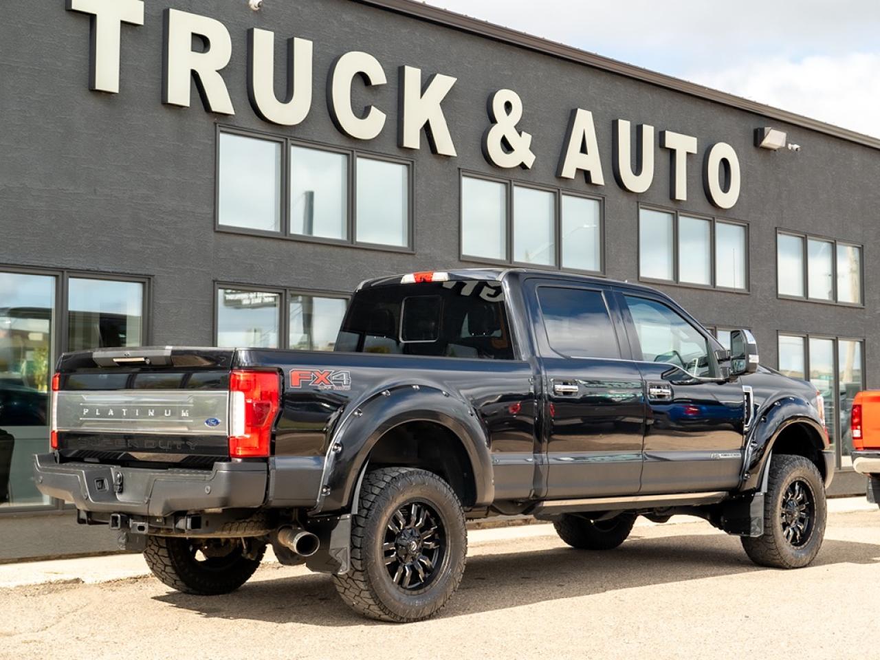 2019 Ford SUPER DUTY F-350 SRW Platinum 4WD Crew Cab LIFT/RIM/TIRES Photo5