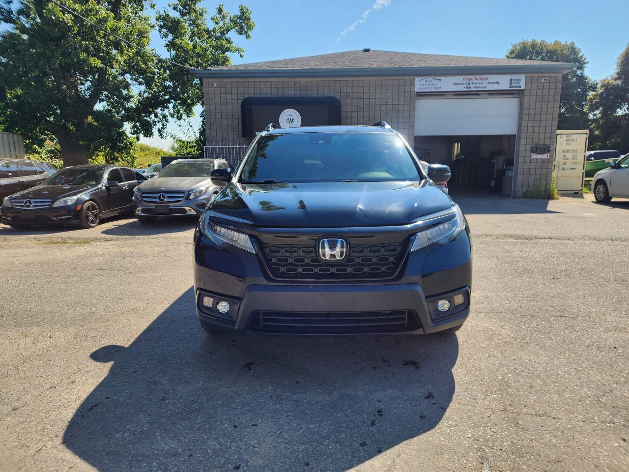 2019 Honda Passport Touring l Clean Carfax l No Accidents - Photo #2