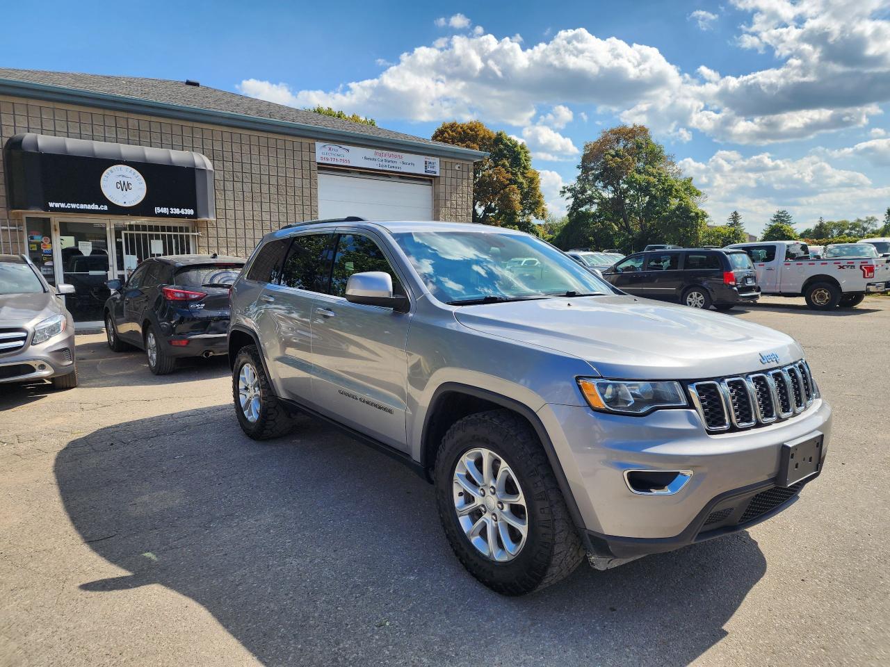 2021 Jeep Grand Cherokee Laredo l Clean Carfax l 2 Owners l No Accidents Photo2