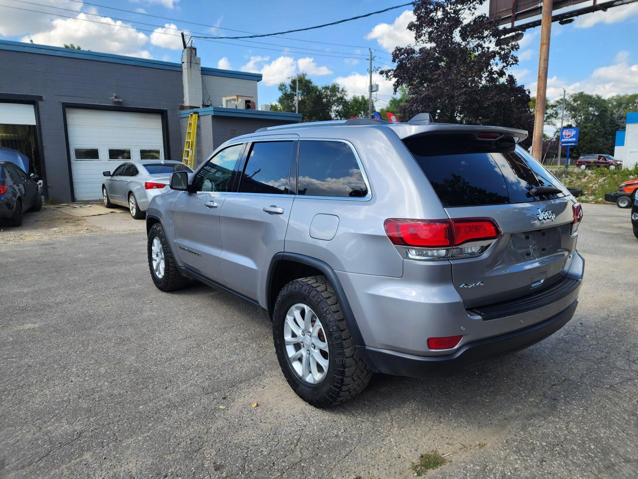 2021 Jeep Grand Cherokee Laredo l Clean Carfax l 2 Owners l No Accidents - Photo #7
