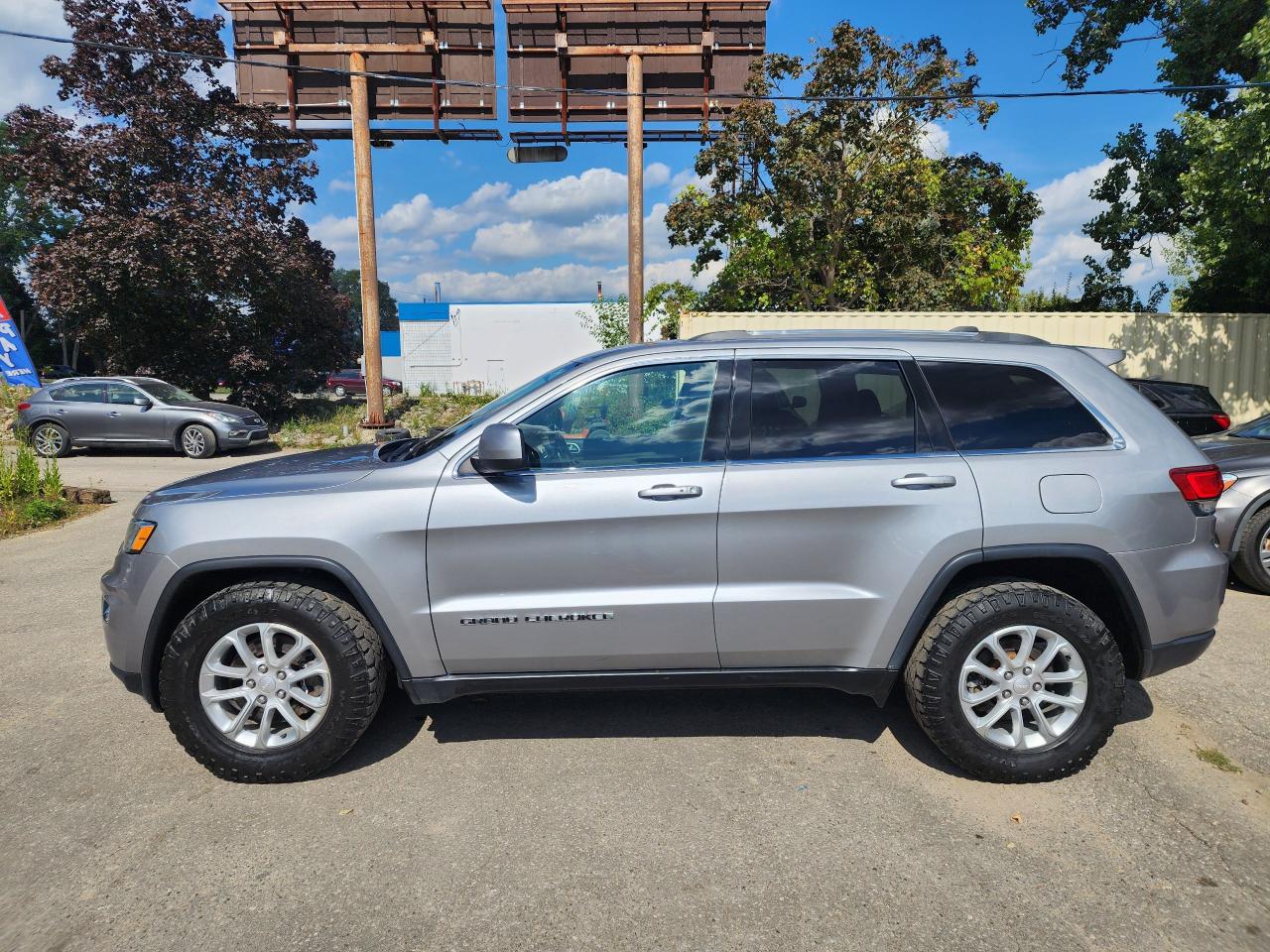 2021 Jeep Grand Cherokee Laredo l Clean Carfax l 2 Owners l No Accidents - Photo #4