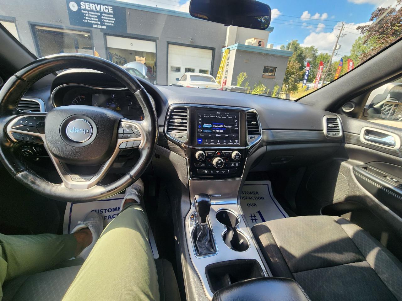 2021 Jeep Grand Cherokee Laredo l Clean Carfax l 2 Owners l No Accidents - Photo #20