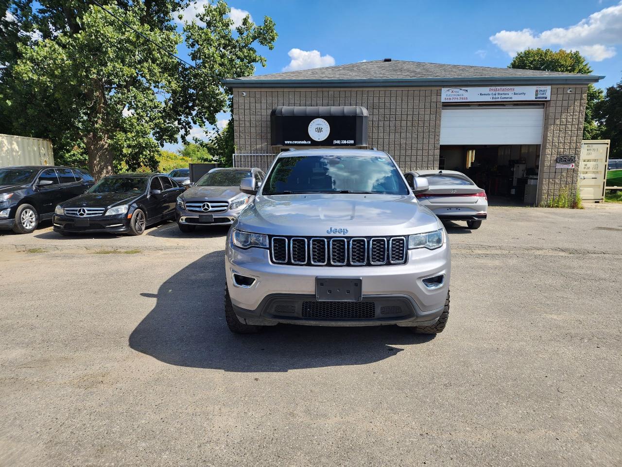 2021 Jeep Grand Cherokee Laredo l Clean Carfax l 2 Owners l No Accidents - Photo #2