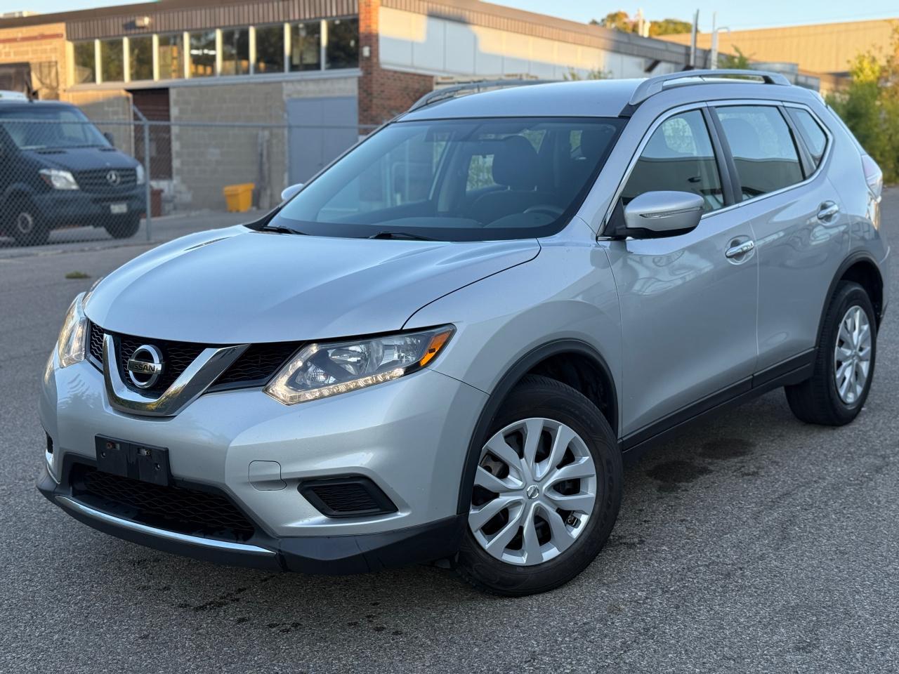 2015 Nissan Rogue SV - Photo #1