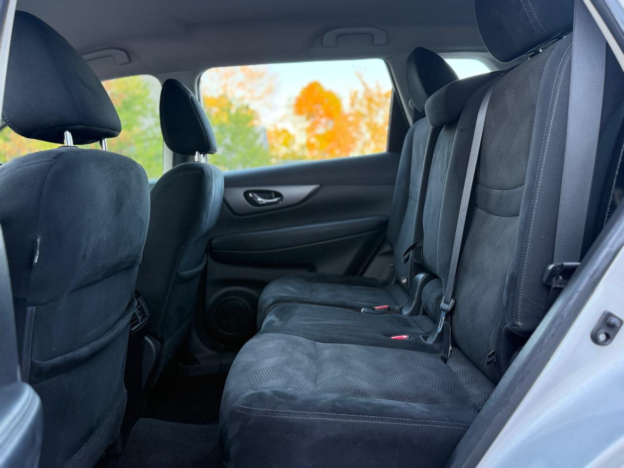 2015 Nissan Rogue SV - Photo #11