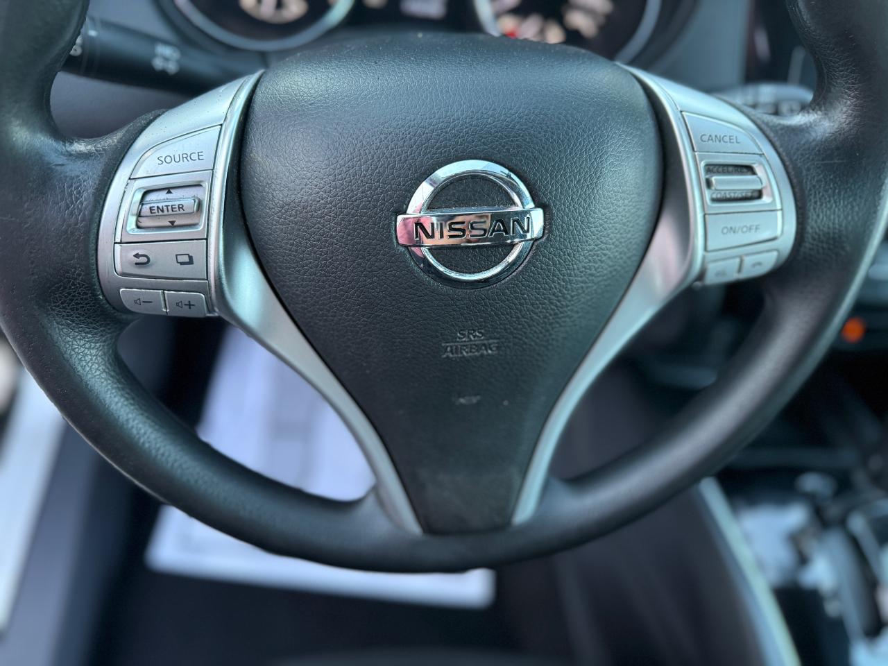 2015 Nissan Rogue SV - Photo #13