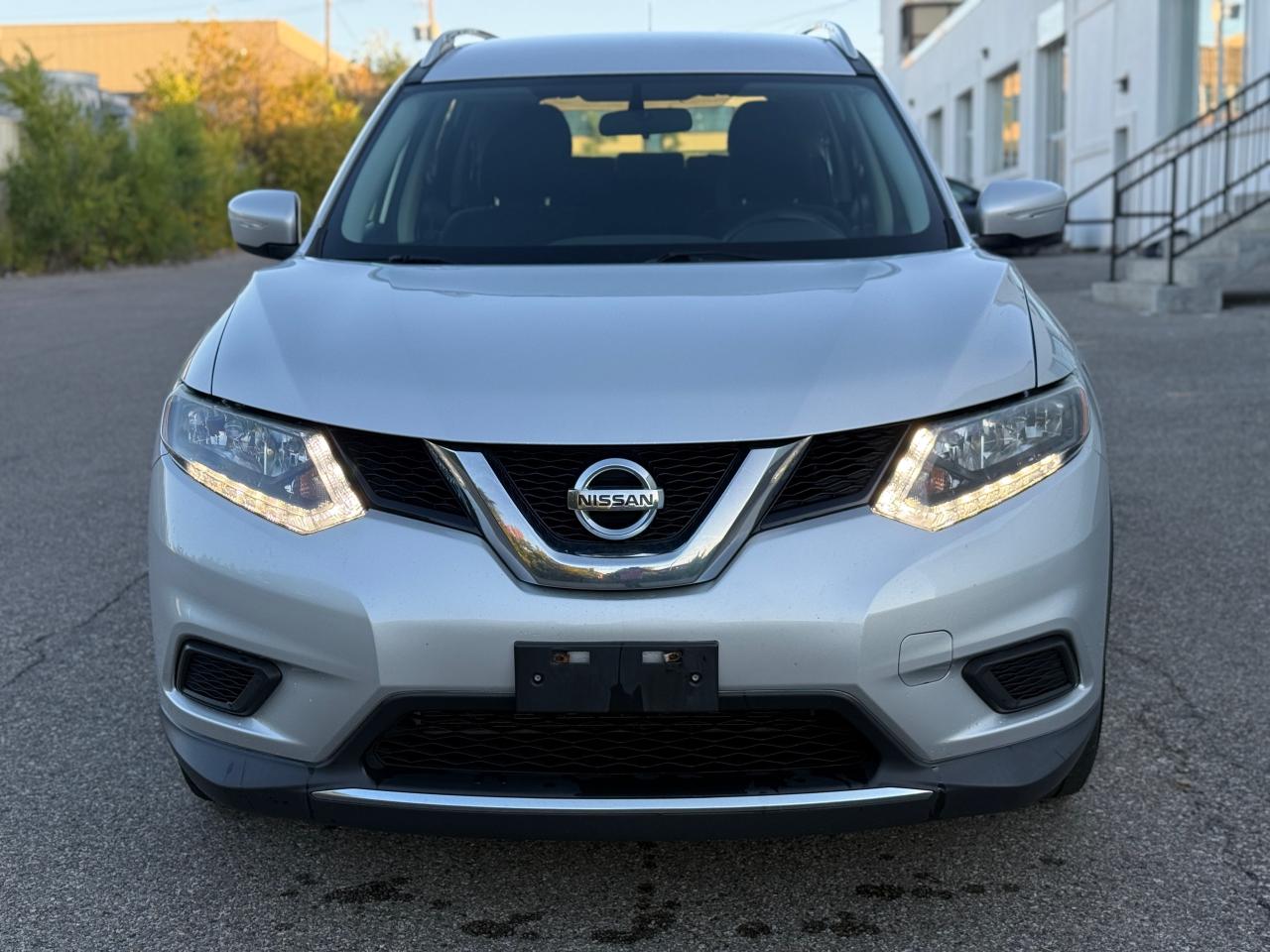 2015 Nissan Rogue SV - Photo #2
