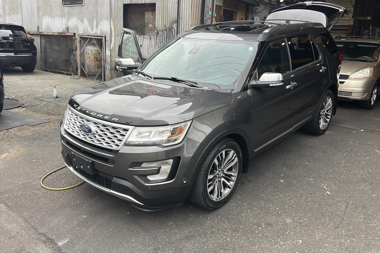 Used 2017 Ford Explorer Platinum for sale in Burnaby, BC