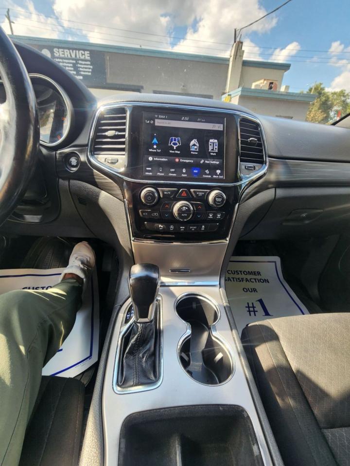 2021 Jeep Grand Cherokee Laredo l Clean Carfax l 2 Owners l No Accidents