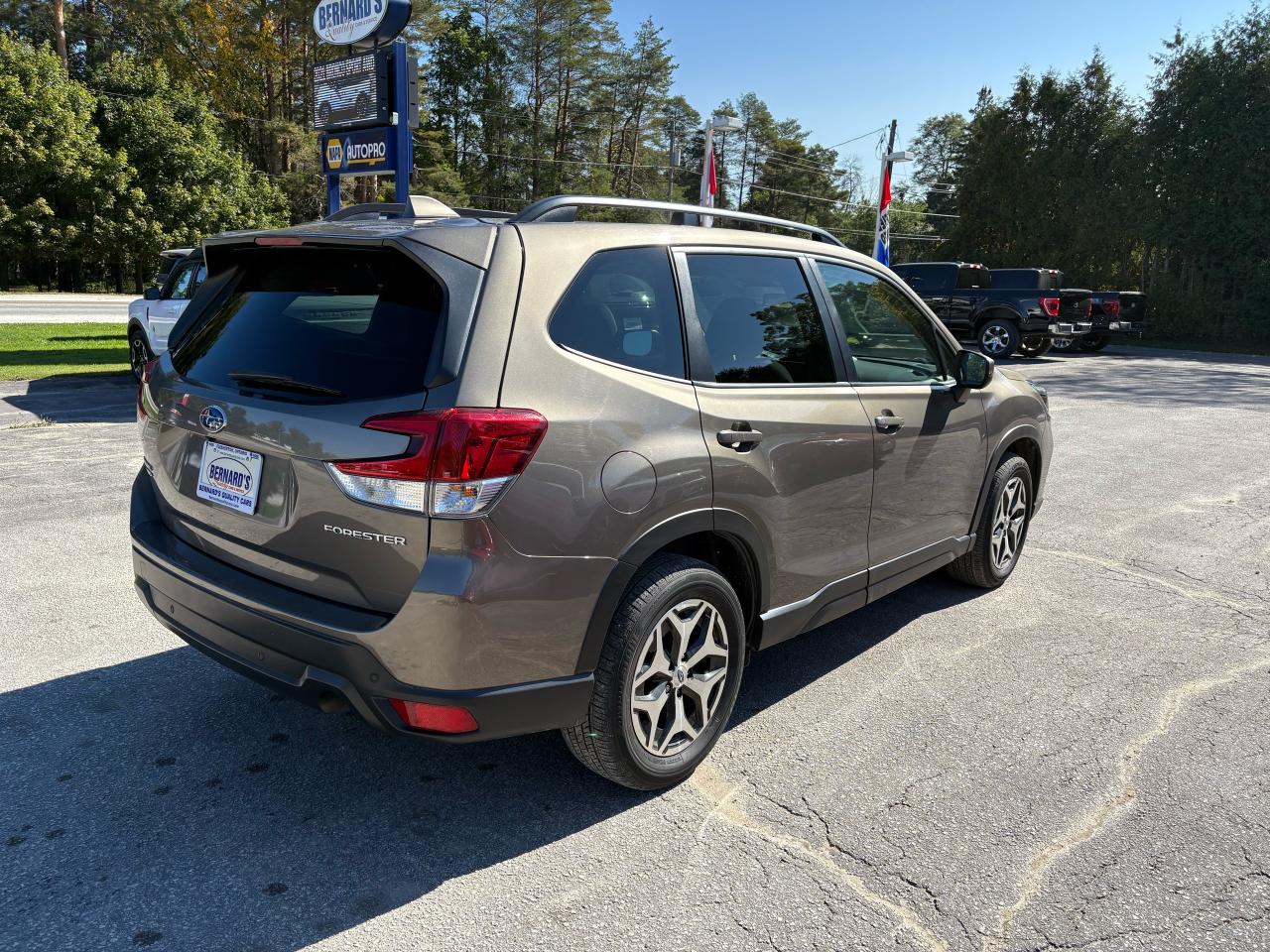 2021 Subaru Forester TOURING Photo4