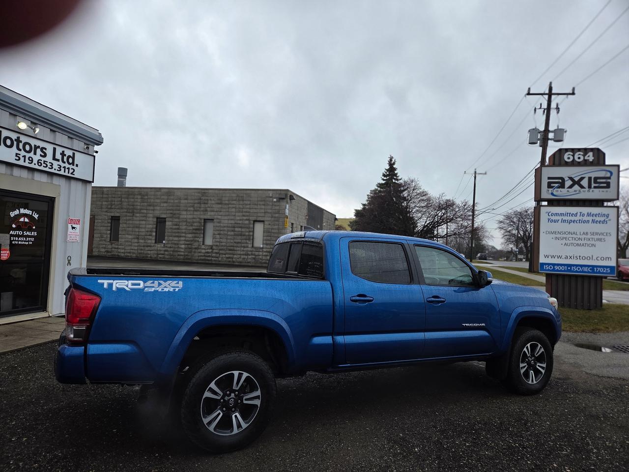 2016 Toyota Tacoma 4WD Double Cab V6 Auto TRD Sport Photo