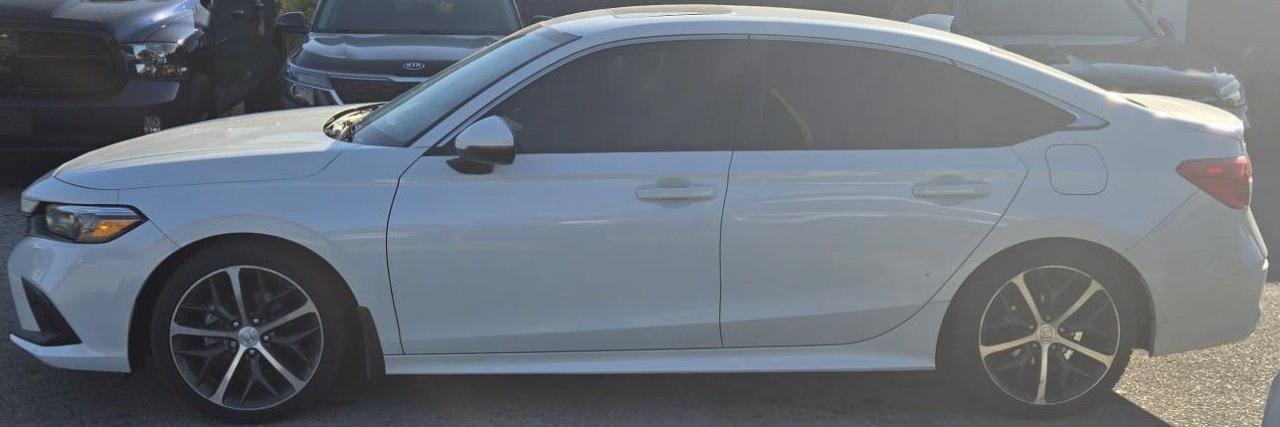 2022 Honda Civic TOURING / NO ACCIDENTS / NAV / SUNROOF / LEATHER - Photo #2