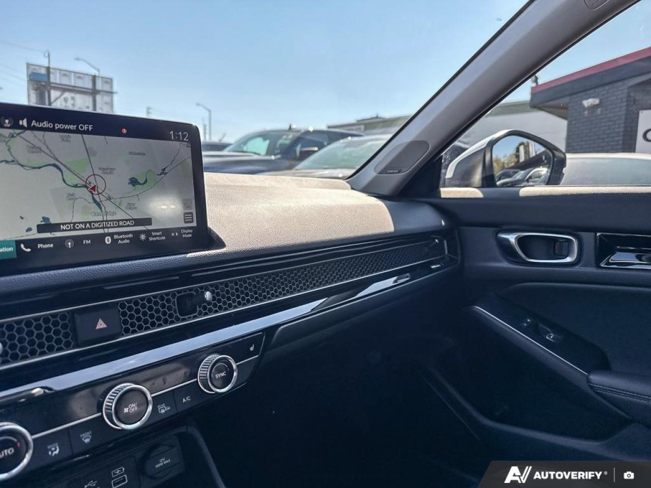 2022 Honda Civic TOURING / NO ACCIDENTS / NAV / SUNROOF / LEATHER - Photo #25