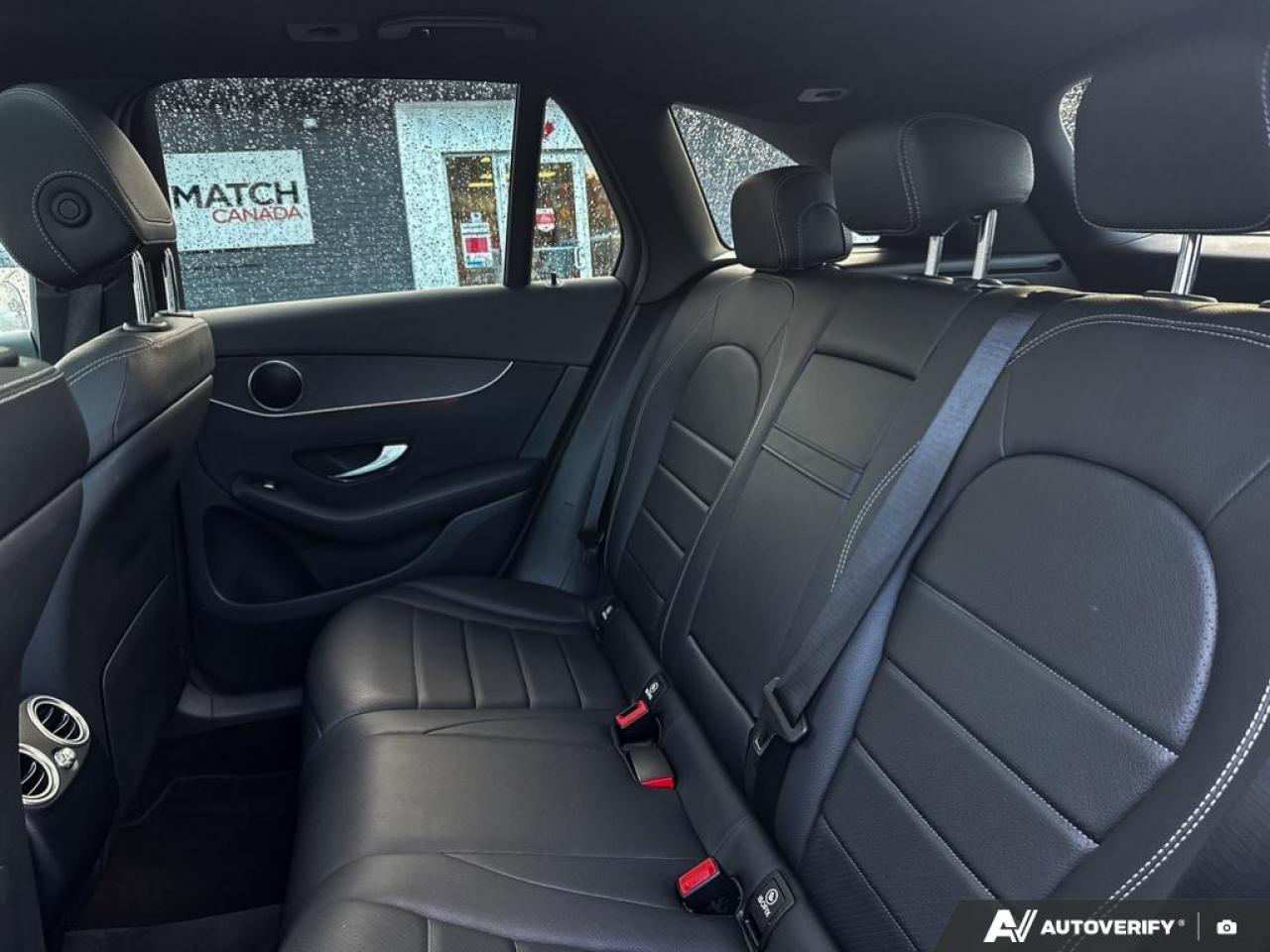 2021 Mercedes-Benz GLC-Class GLC 300 / LEATHER / ROOF/ NAV / 360 CAMERA / AWD - Photo #11