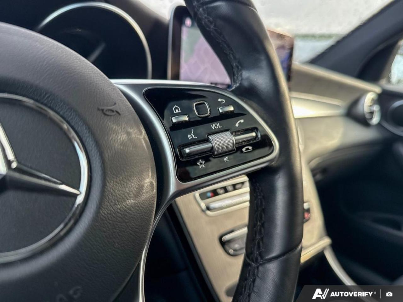 2021 Mercedes-Benz GLC-Class GLC 300 / LEATHER / ROOF/ NAV / 360 CAMERA / AWD - Photo #23