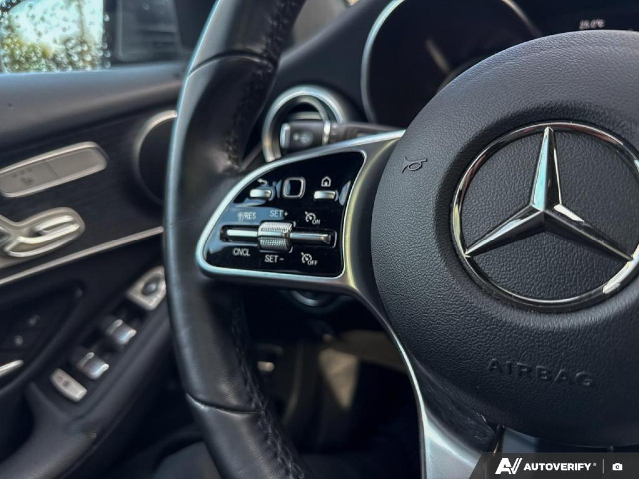 2021 Mercedes-Benz GLC-Class GLC 300 / LEATHER / ROOF/ NAV / 360 CAMERA / AWD - Photo #22