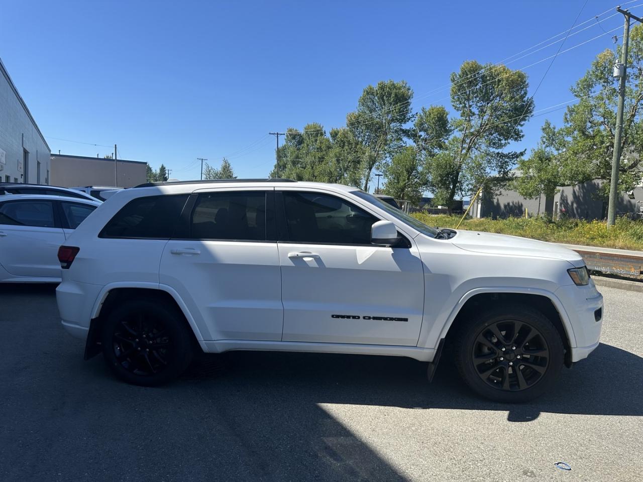 2019 Jeep Grand Cherokee ALTITUDE 4WD - Photo #5
