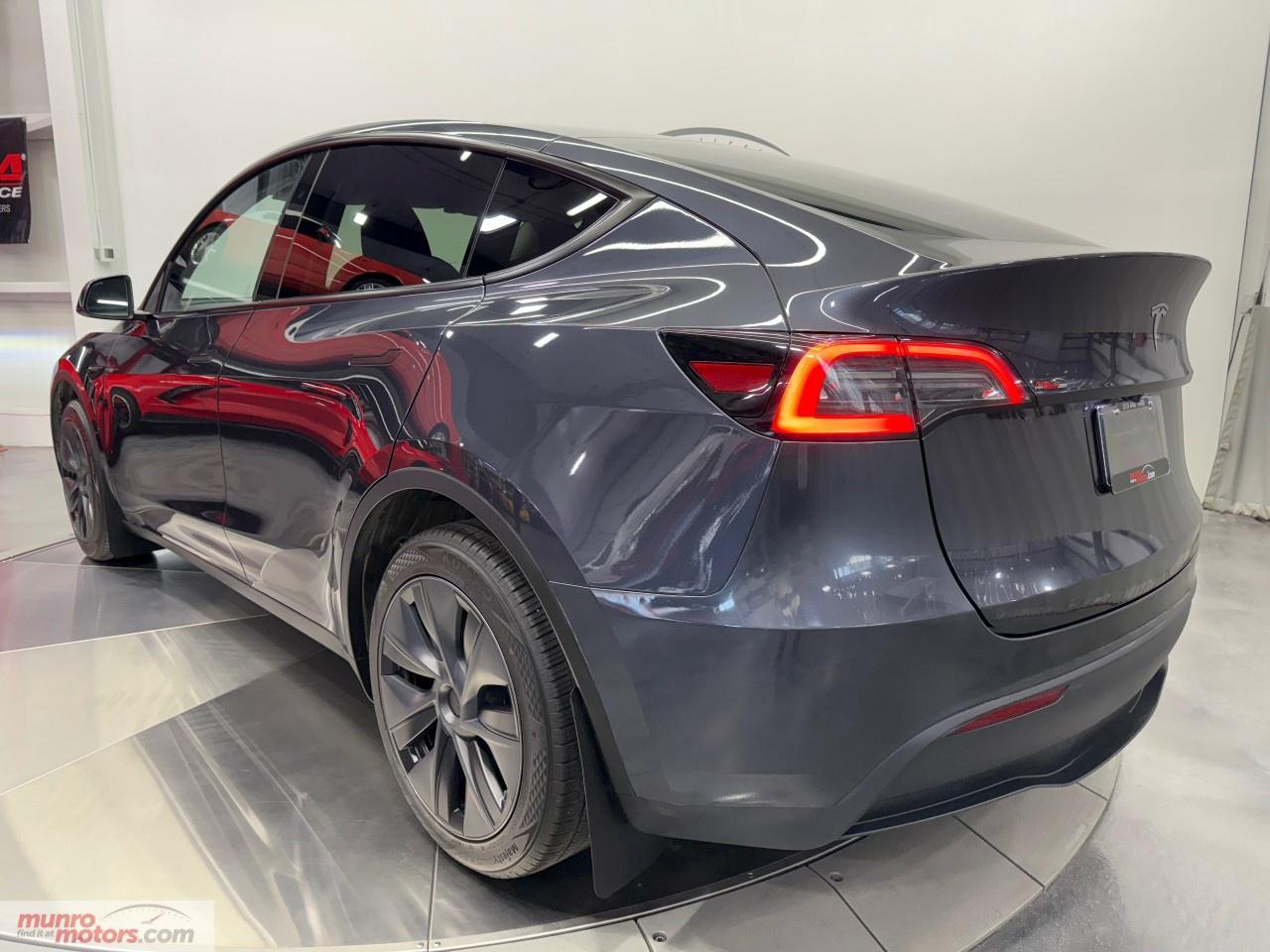 2024 Tesla Model Y  Photo4