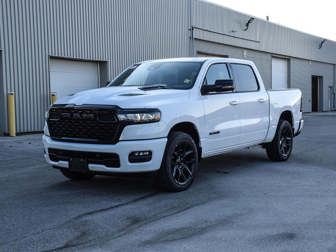 New 2025 RAM 1500 SPORT 4X4 CREW CAB 5'7