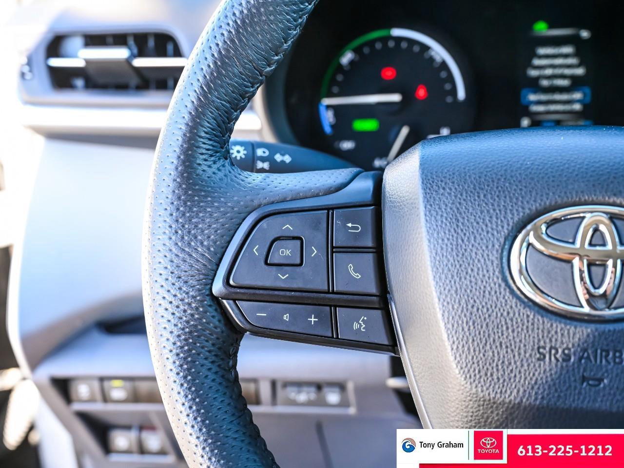 2024 Toyota Sienna LE 8-Passenger Photo