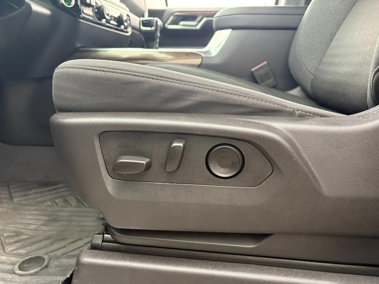 2025 Chevrolet Silverado 1500 LT Trail Boss One Owner | Z71 | 20" Wheels Photo