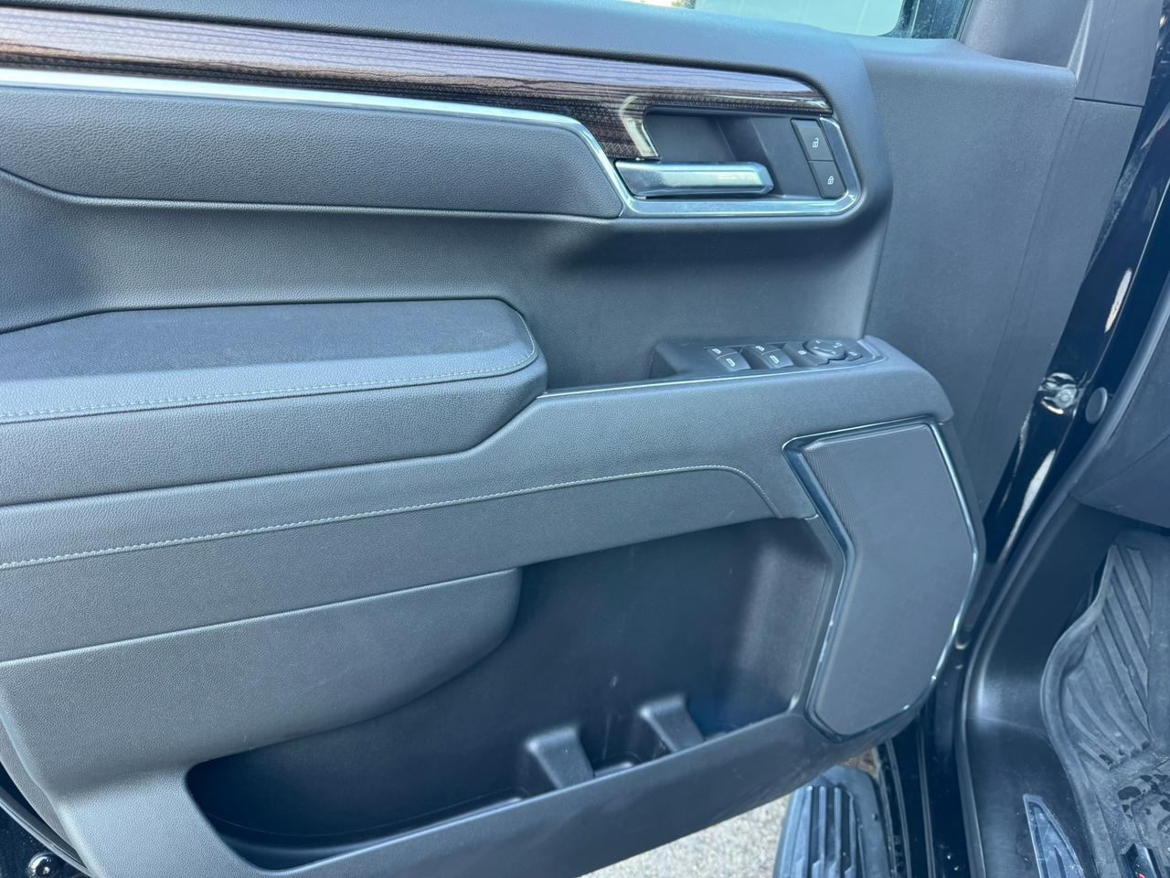 2025 Chevrolet Silverado 1500 LT Trail Boss One Owner | Z71 | 20" Wheels Photo