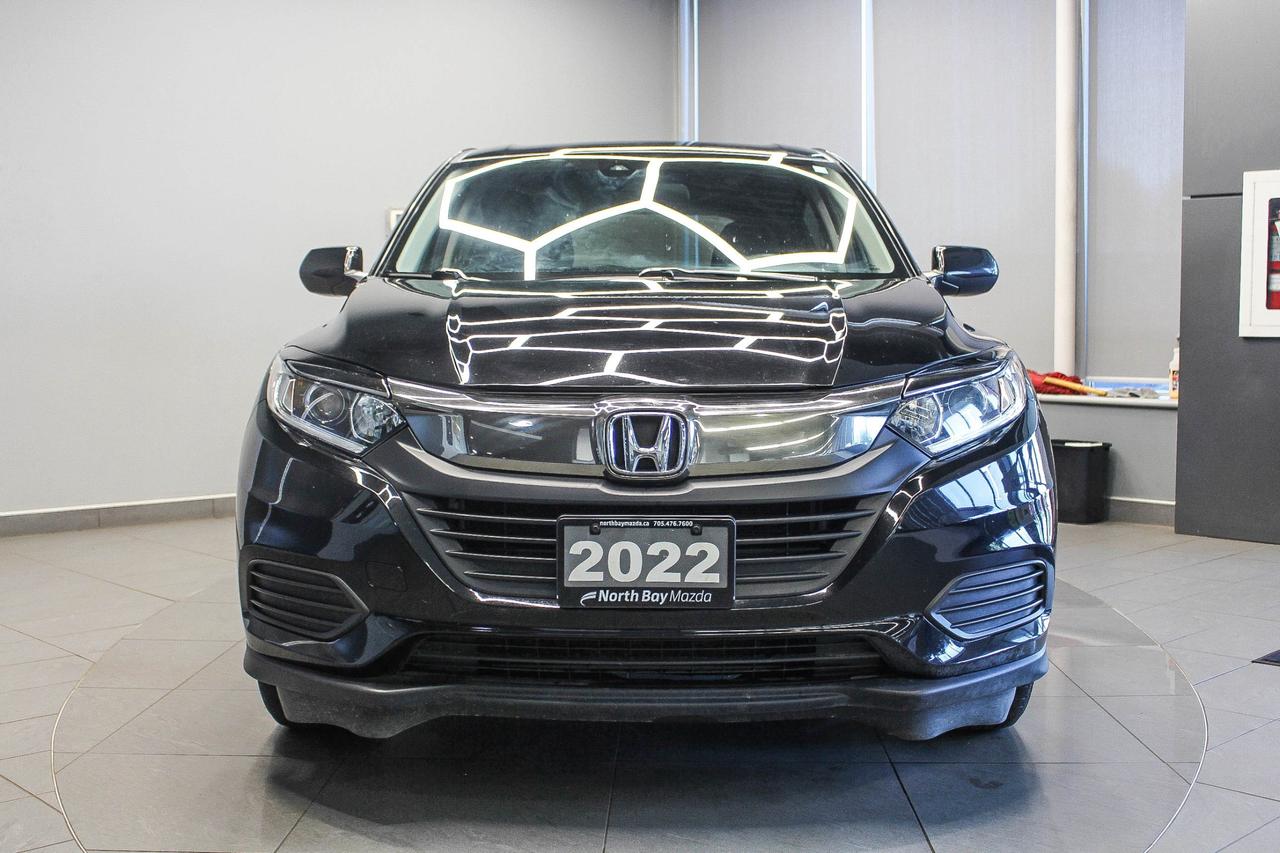 2022 Honda HR-V LX HEATED FRONT SEATS - REARVIEW CAMERA - CLOTH UPHOLSTERY - CLEAN CARFAX! Photo