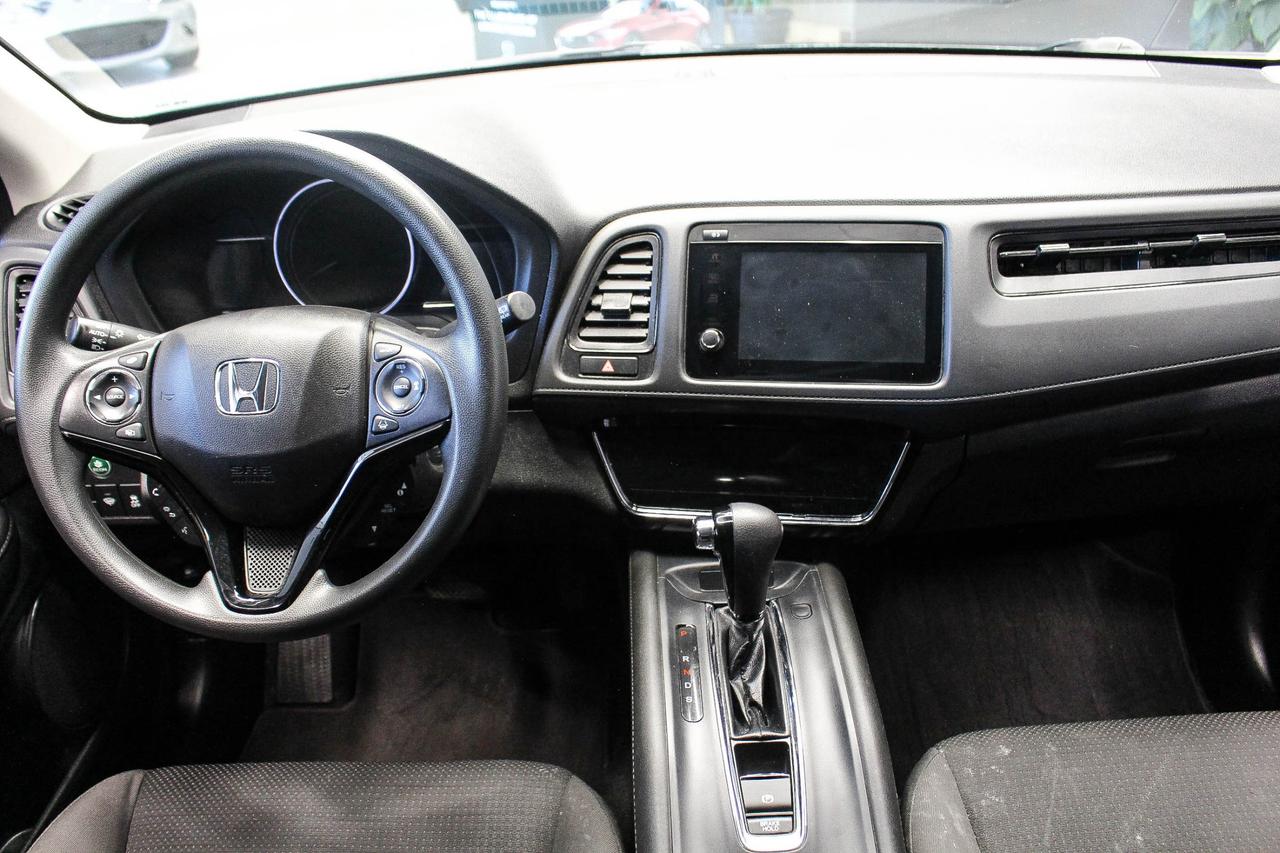 2022 Honda HR-V LX HEATED FRONT SEATS - REARVIEW CAMERA - CLOTH UPHOLSTERY - CLEAN CARFAX! Photo