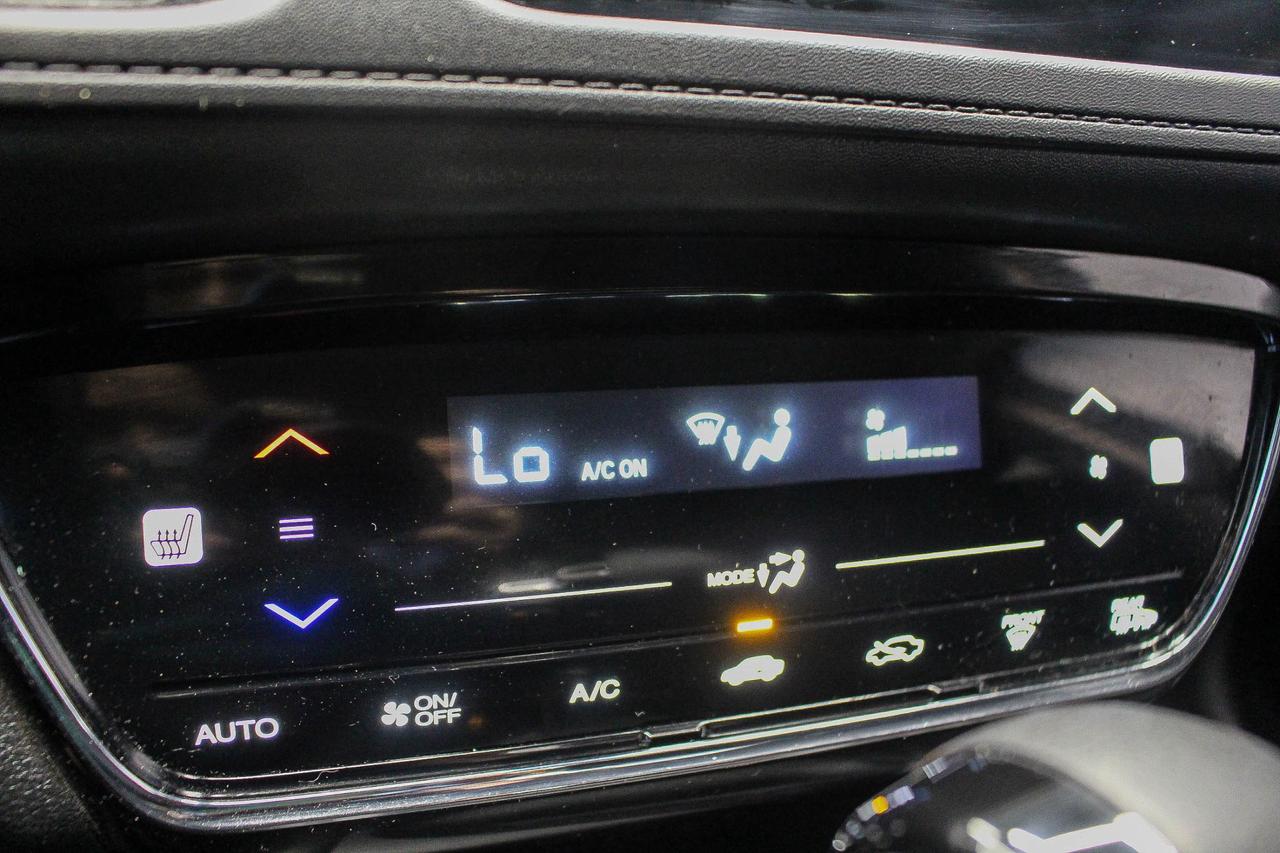 2022 Honda HR-V LX HEATED FRONT SEATS - REARVIEW CAMERA - CLOTH UPHOLSTERY - CLEAN CARFAX! Photo