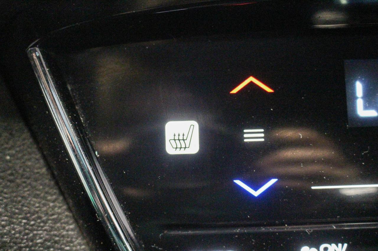 2022 Honda HR-V LX HEATED FRONT SEATS - REARVIEW CAMERA - CLOTH UPHOLSTERY - CLEAN CARFAX! Photo