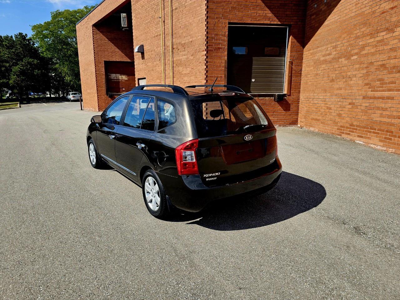 2009 Kia Rondo 4dr Wgn V6 EX - Photo #7