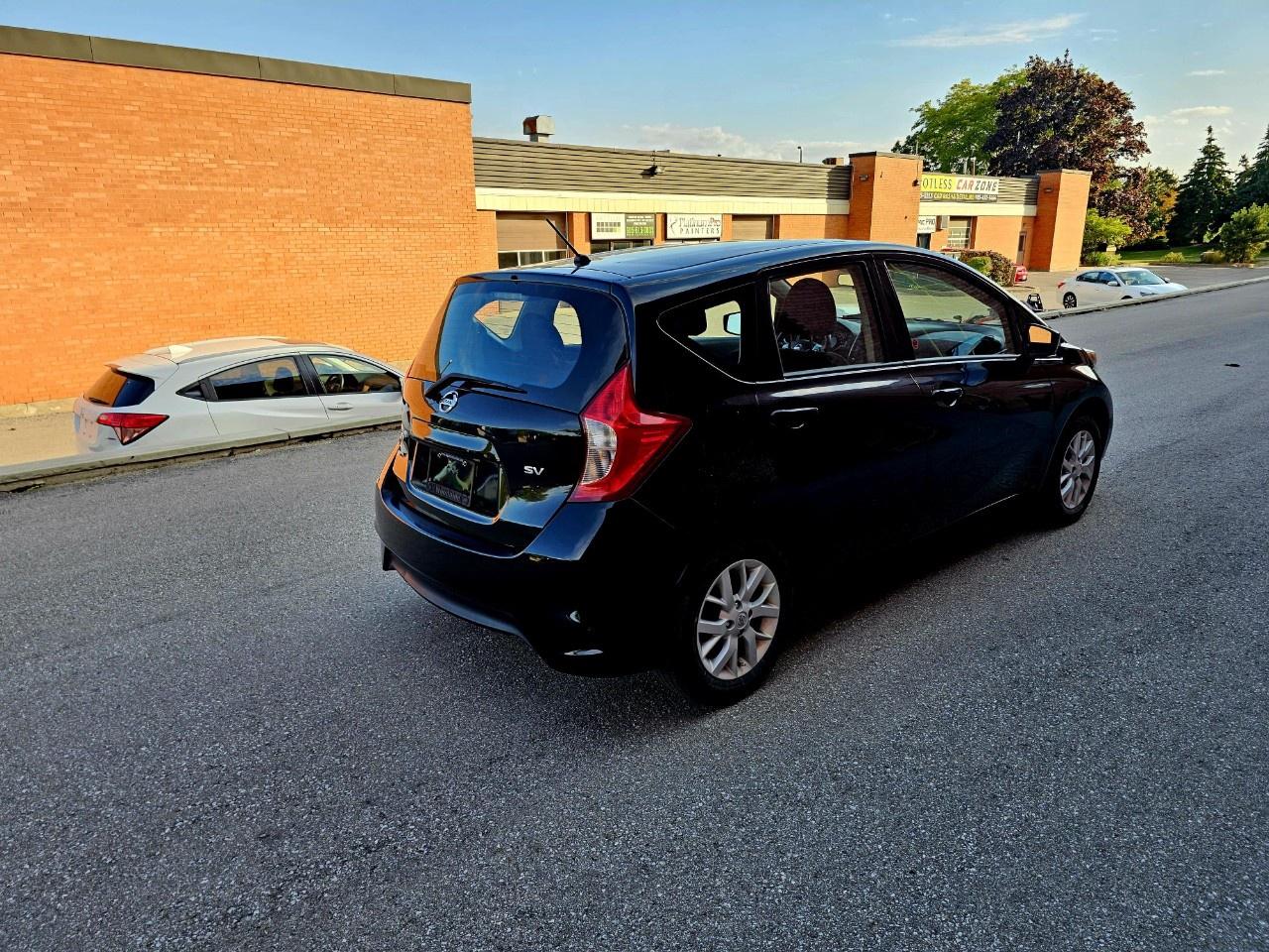 2019 Nissan Versa Note S CVT Photo4