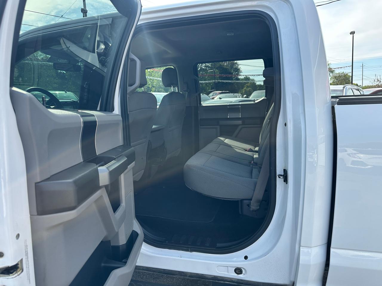 2016 Ford F-150 XLT XTR Crew 4x4 Heated Cloth SmartPhone RvCam Photo