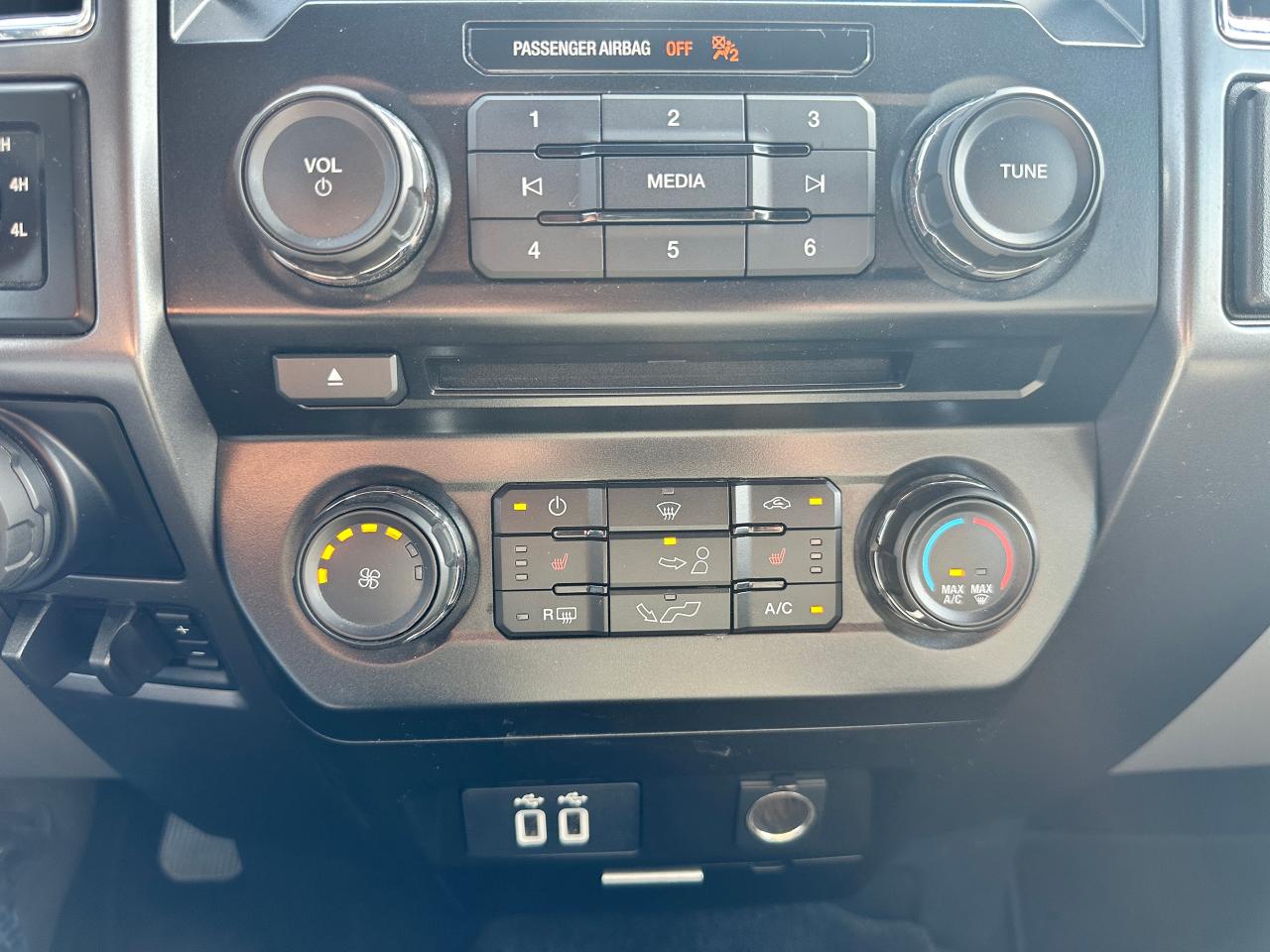 2016 Ford F-150 XLT XTR Crew 4x4 Heated Cloth SmartPhone RvCam Photo