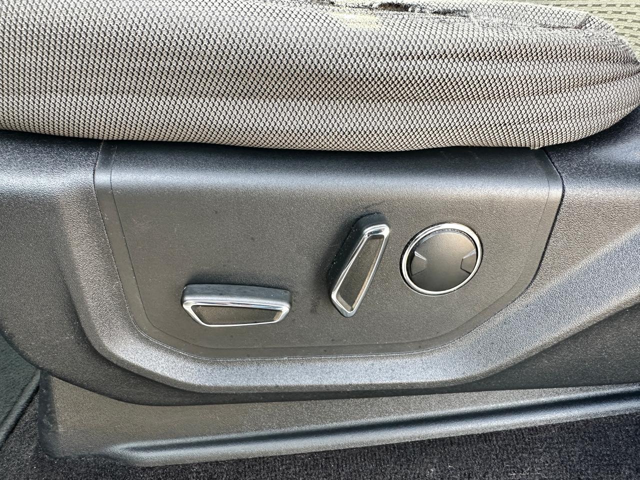 2016 Ford F-150 XLT XTR Crew 4x4 Heated Cloth SmartPhone RvCam Photo