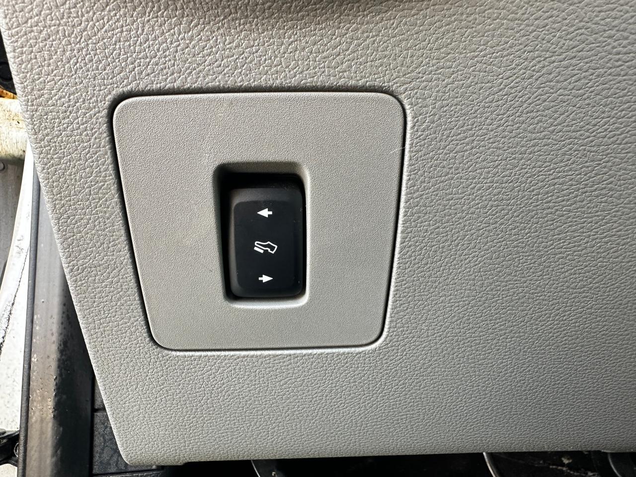 2016 Ford F-150 XLT XTR Crew 4x4 Heated Cloth SmartPhone RvCam Photo