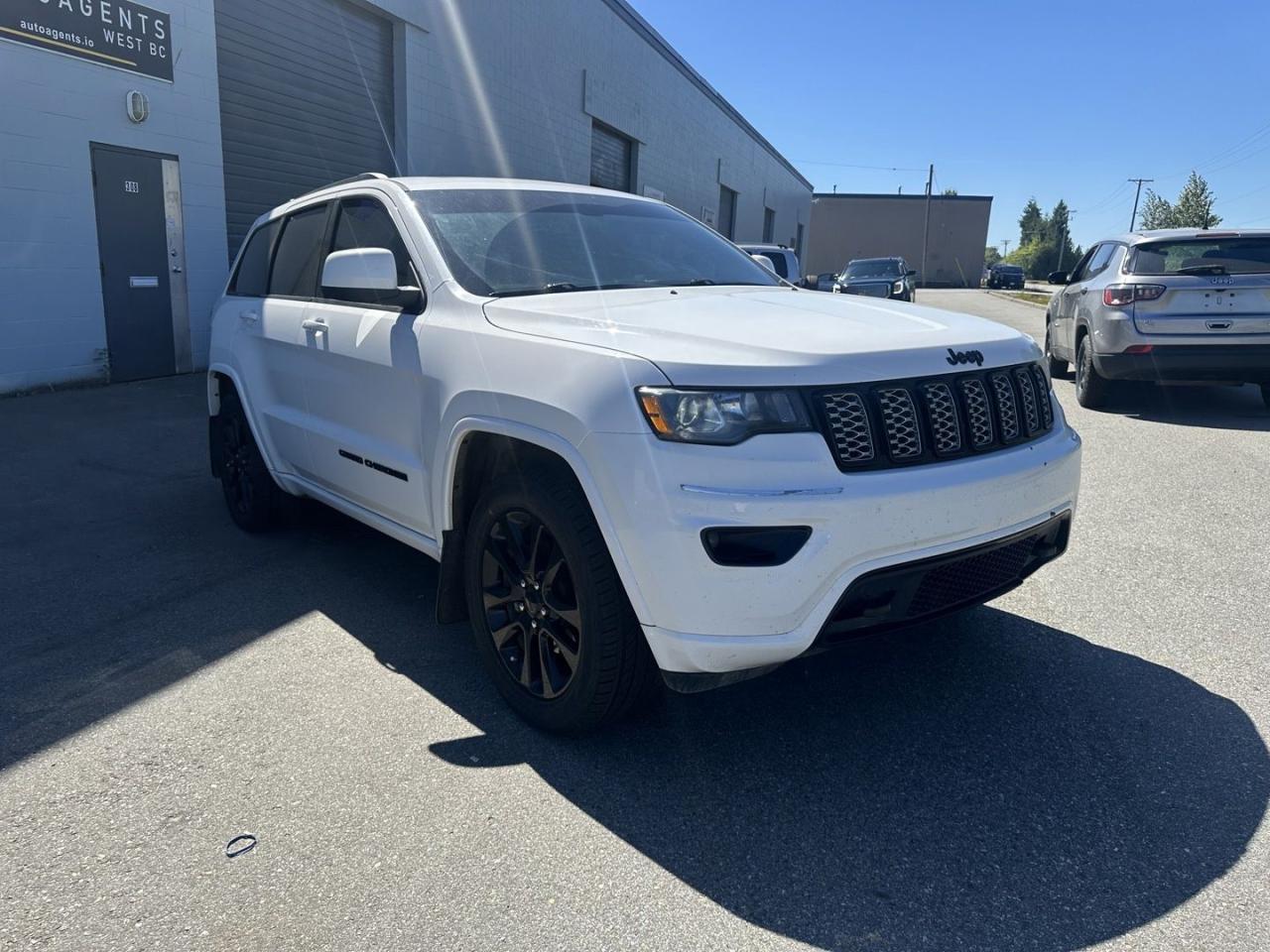 2019 Jeep Grand Cherokee ALTITUDE 4WD - Photo #4
