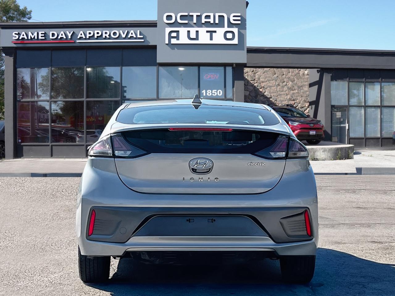 2021 Hyundai IONIQ Electric Ultimate Hatchback Photo4