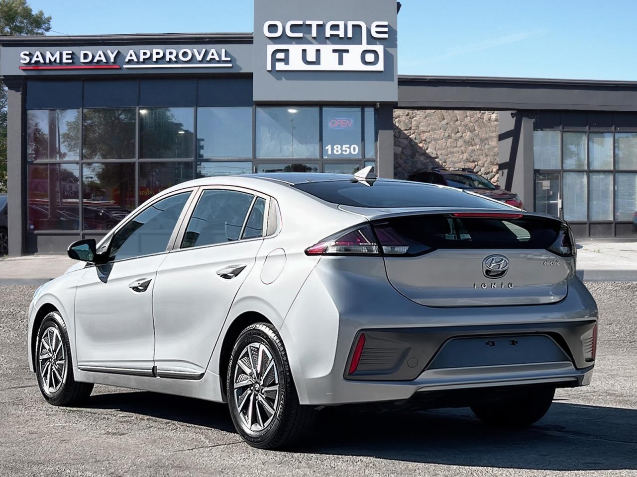 2021 Hyundai IONIQ Electric Ultimate Hatchback Photo3