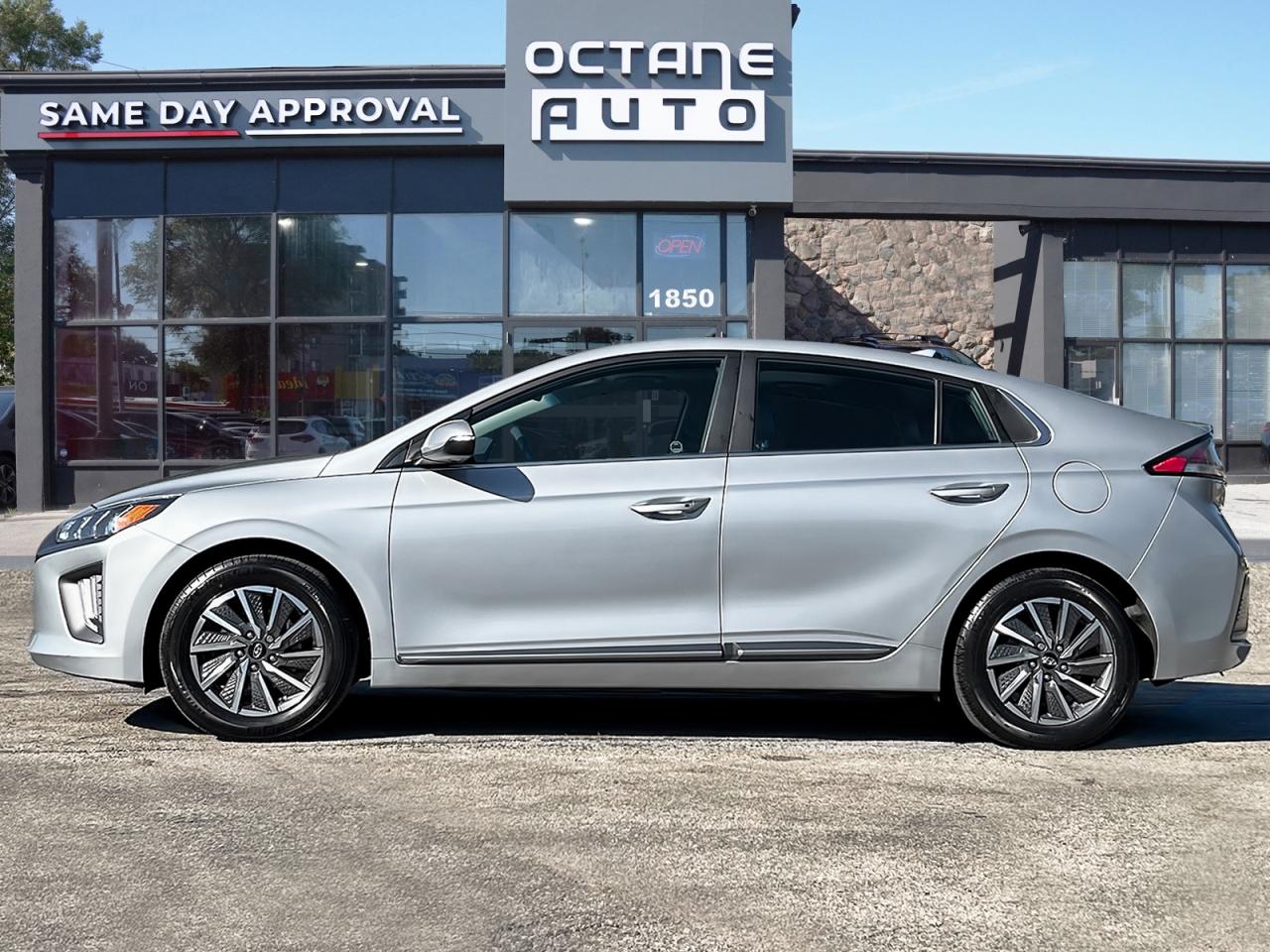 2021 Hyundai IONIQ Electric Ultimate Hatchback Photo2