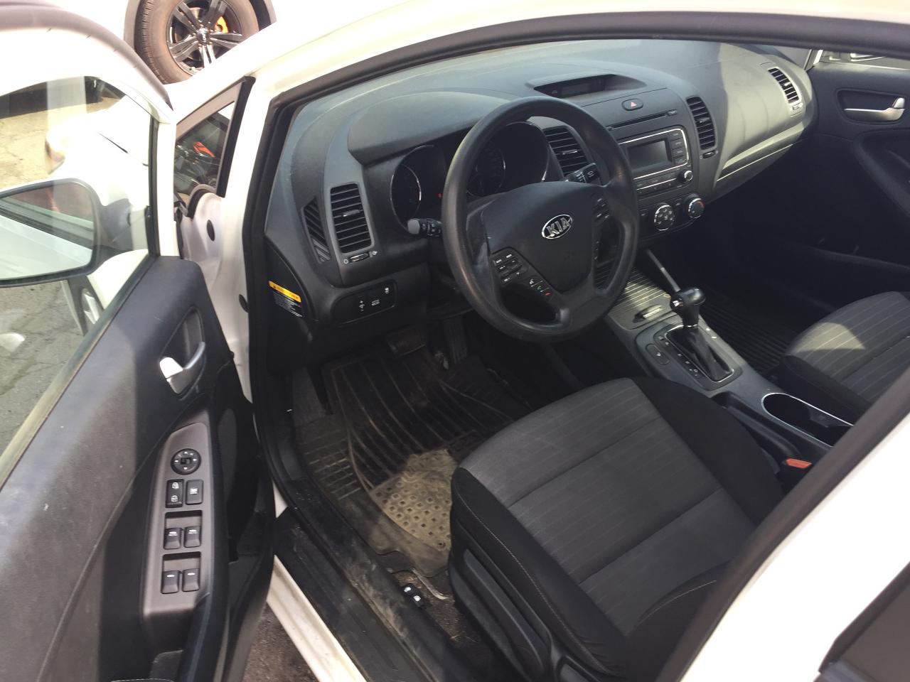 2015 Kia Forte Low Kilometers - LX+ Photo2