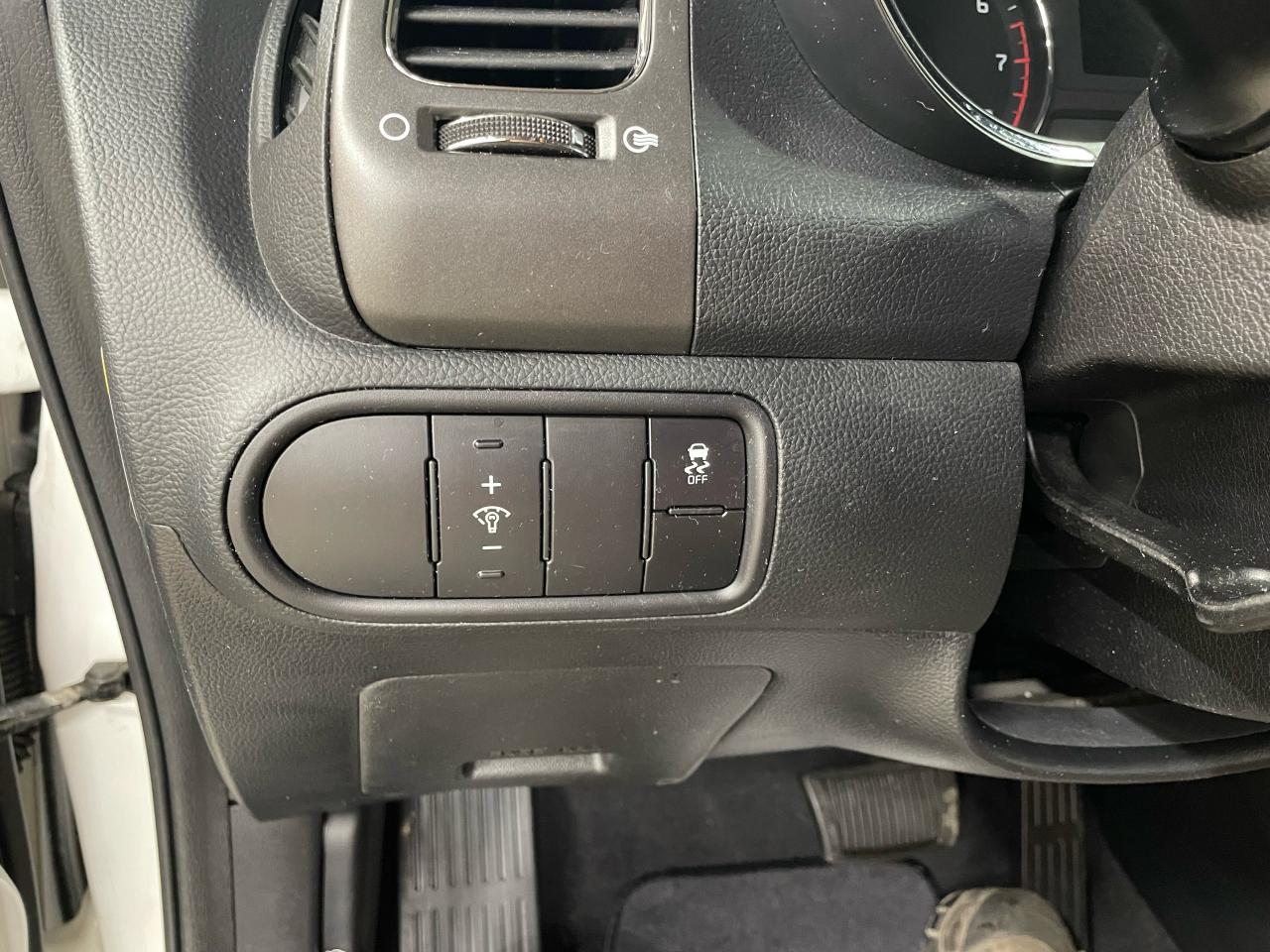 2018 Kia Forte LX Photo12