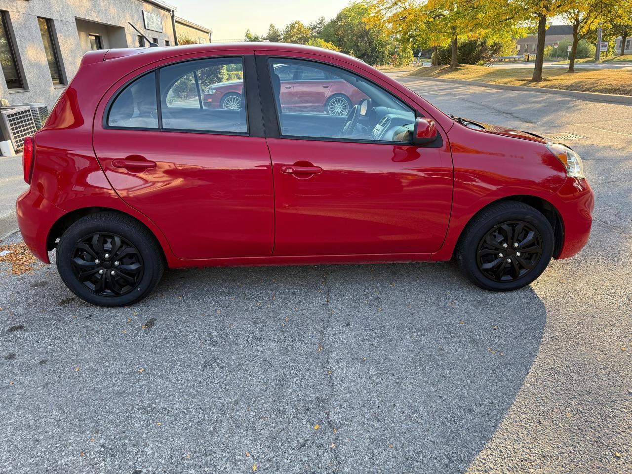 2016 Nissan Micra 4D HB SV ..AUTO..LOW KM's.BLUETOOTH...CERTIFIED! Photo