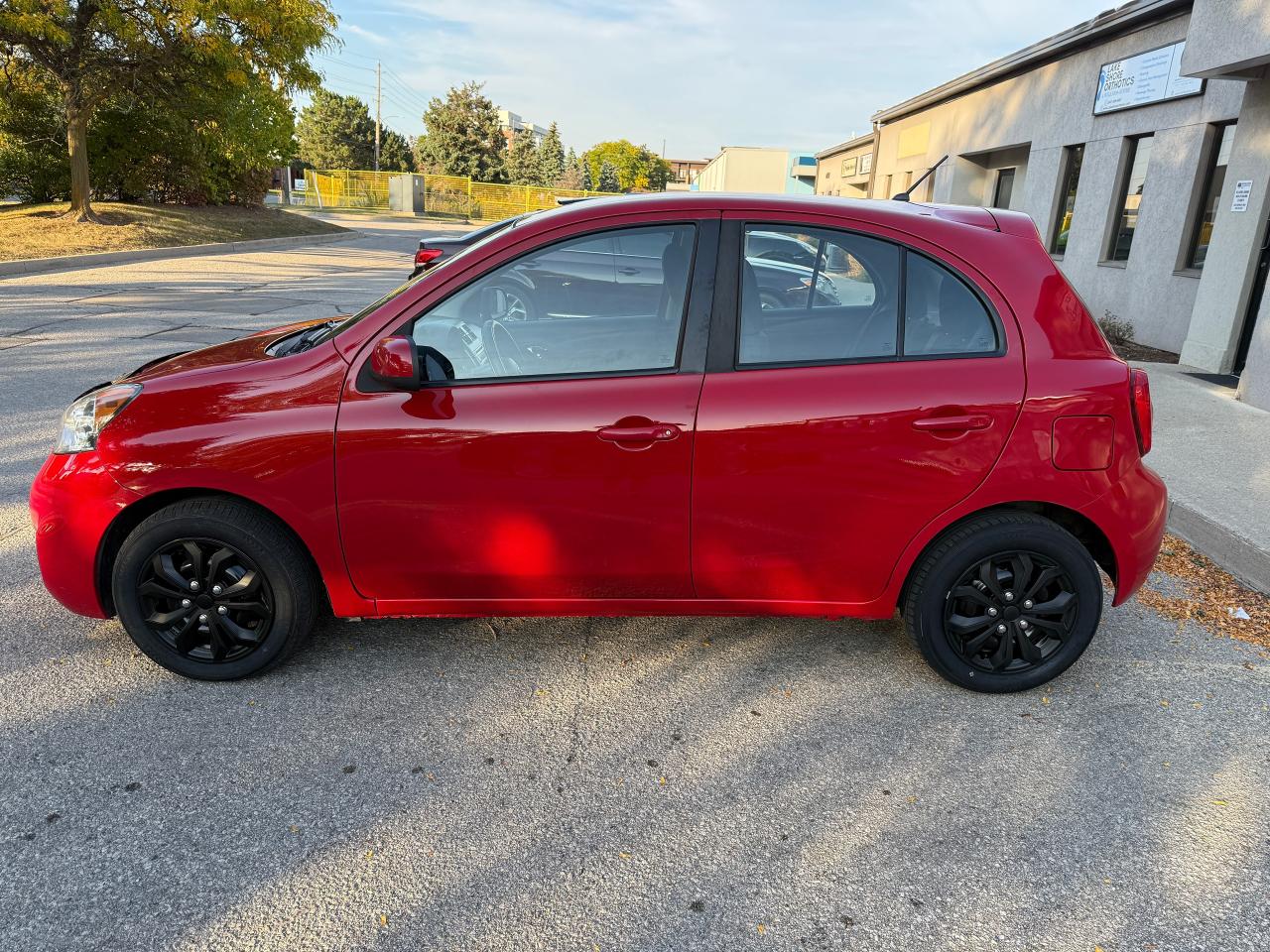 2016 Nissan Micra 4D HB SV ..AUTO..LOW KM's.BLUETOOTH...CERTIFIED! Photo