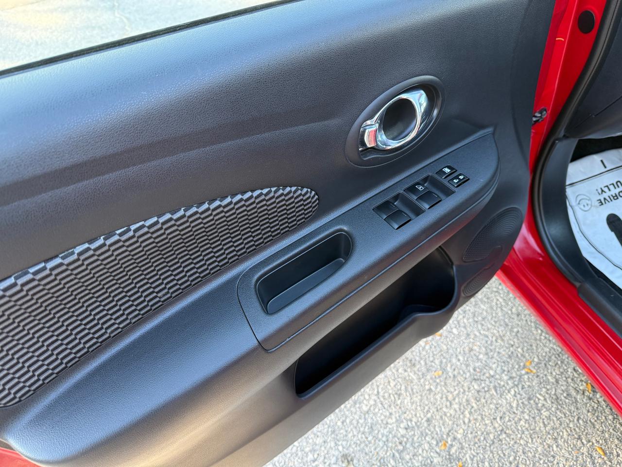 2016 Nissan Micra 4D HB SV ..AUTO..LOW KM's.BLUETOOTH...CERTIFIED! Photo