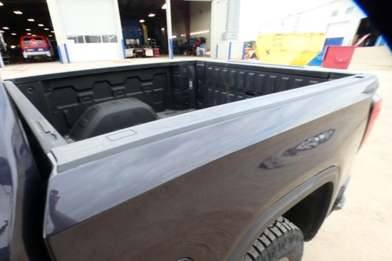 2025 GMC Sierra 1500 AT4X Crew 4WD DURA DSL w/H&C L, S/R, NAV, BUC - Photo #20