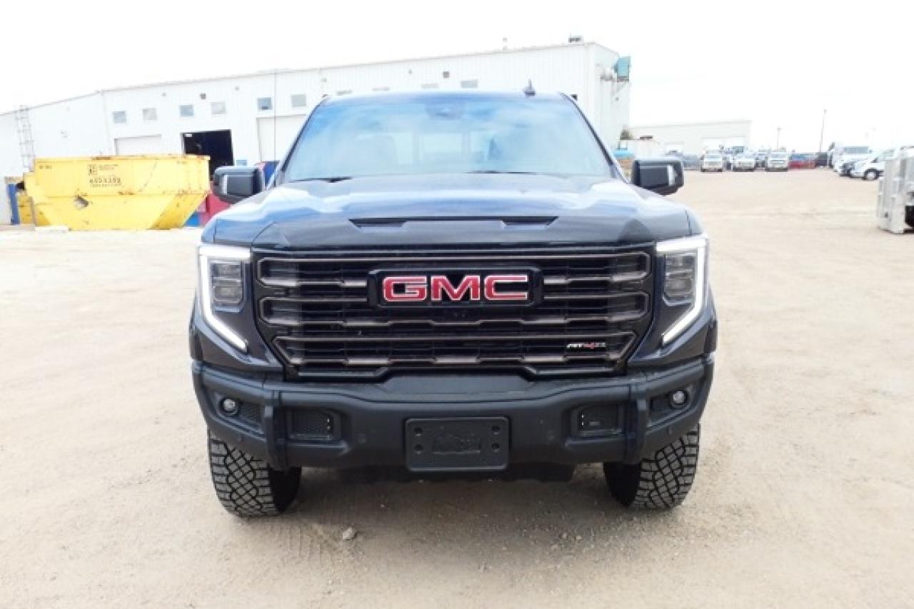 2025 GMC Sierra 1500 AT4X Crew 4WD DURA DSL w/H&C L, S/R, NAV, BUC - Photo #3